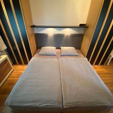 La Luna - Gino Bed & Breakfast Heerhugowaard Dış mekan fotoğraf